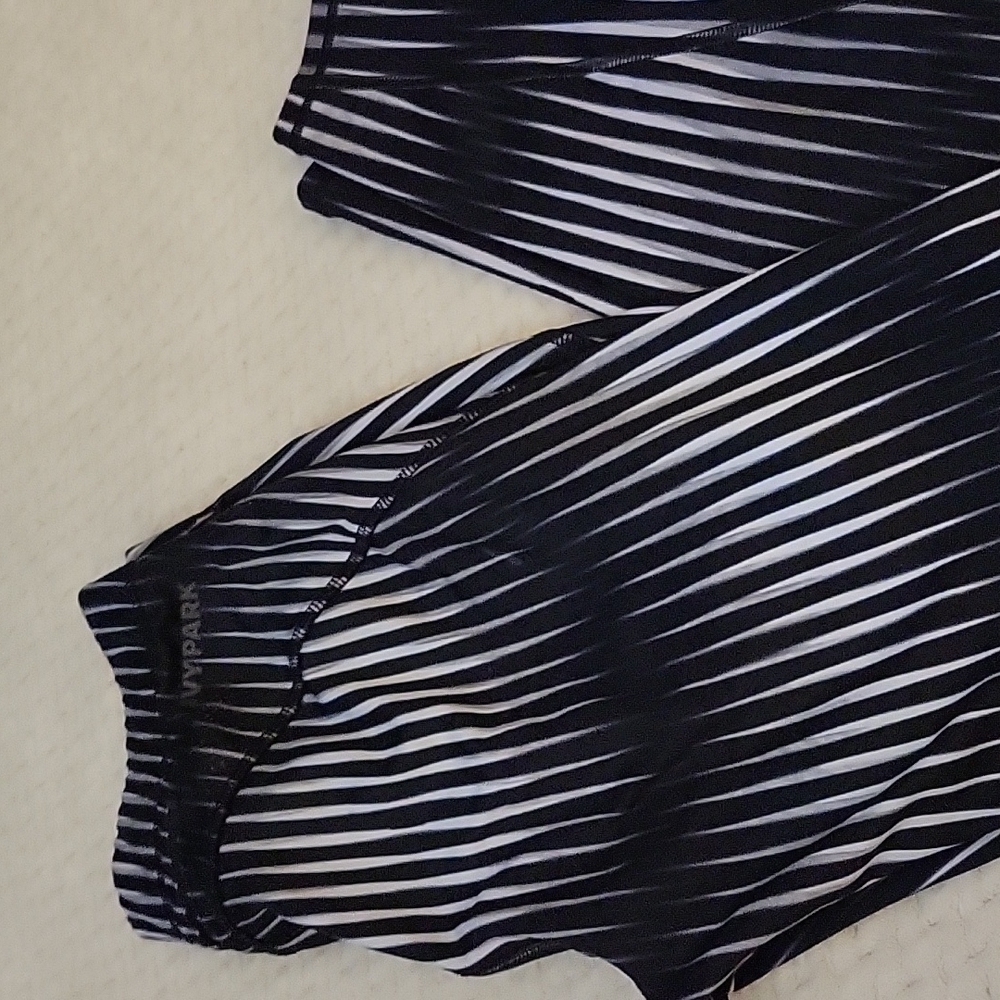 Athletic leggings